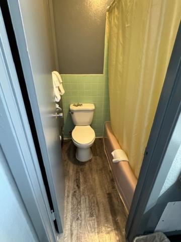 Pratt Budget Inn Extérieur photo